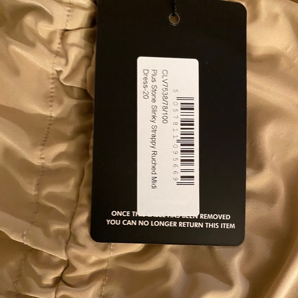 🌟BRAND NEW RUNCHED SPAGHETTI STRAP DRESS🌟 - Picture 2 of 3